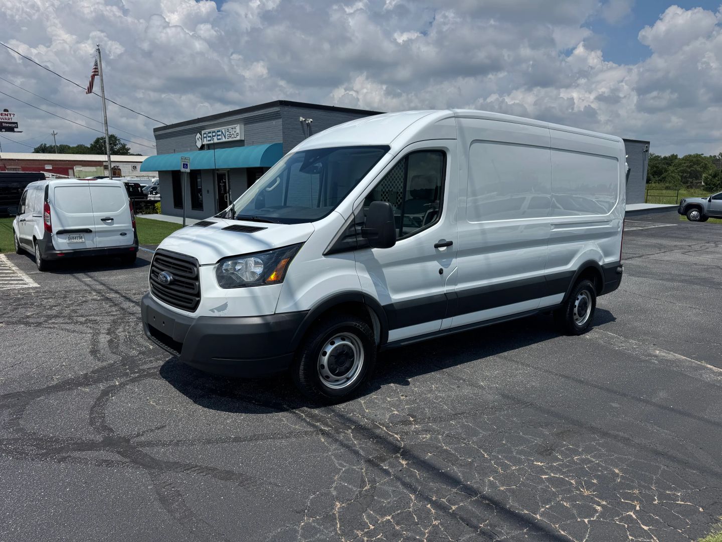 ford transit van 2018 1FTYR2CM7JKB46811 image ford transit van 2018 1FTYR2CM7JKB46811 image